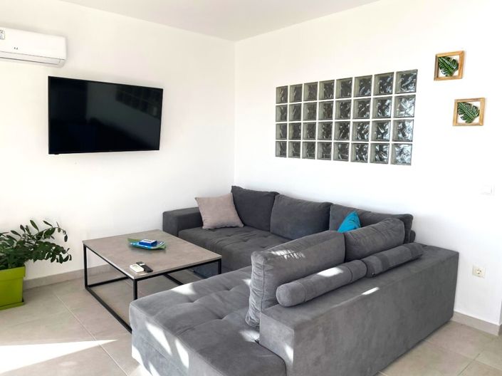 Image No.5-2 Bed Flat for sale