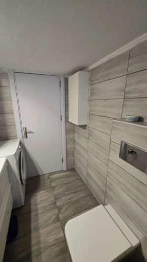 Image No.16-2 Bed Flat for sale