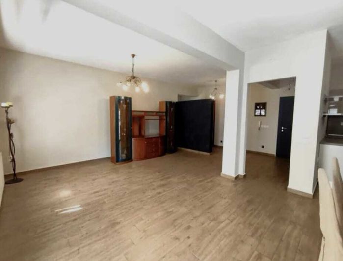 Image No.10-3 Bed Flat for sale