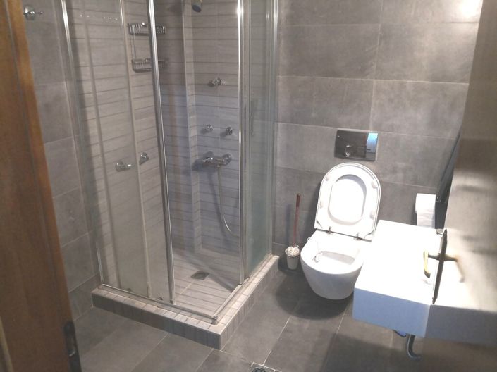 Image No.12-3 Bed Flat for sale