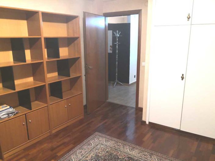 Image No.18-3 Bed Flat for sale