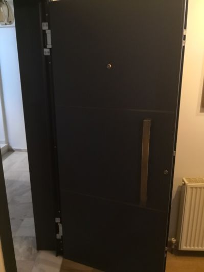 Image No.21-3 Bed Flat for sale