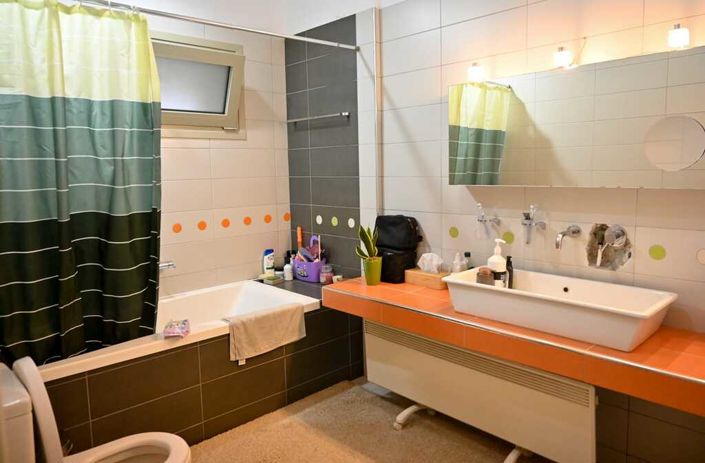 Image No.16-4 Bed Property for sale