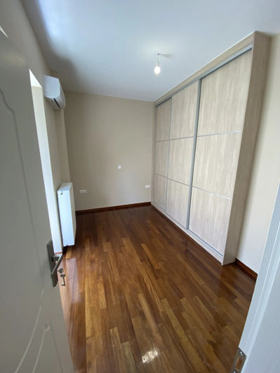 Image No.5-3 Bed Flat for sale