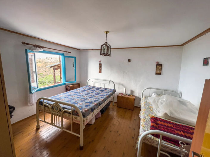 Image No.12-2 Bed Property for sale