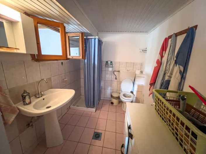 Image No.21-2 Bed Property for sale