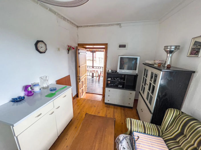 Image No.9-2 Bed Property for sale