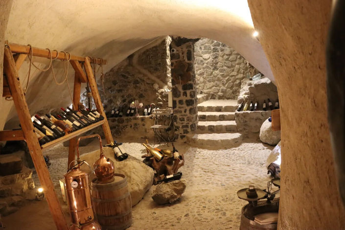 Image No.17-3 Bed Commercial for sale