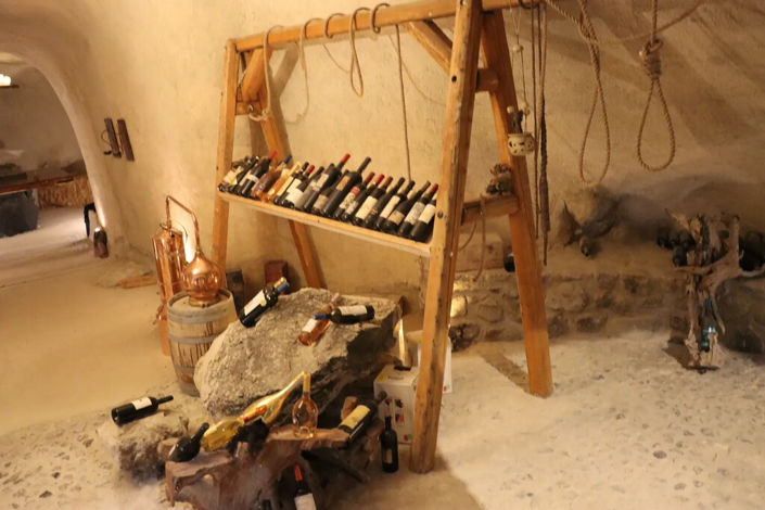 Image No.18-3 Bed Commercial for sale