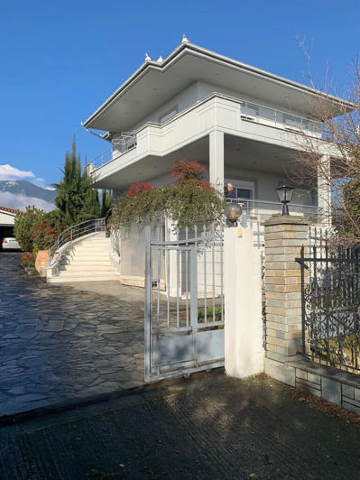 Image No.2-4 Bed Property for sale