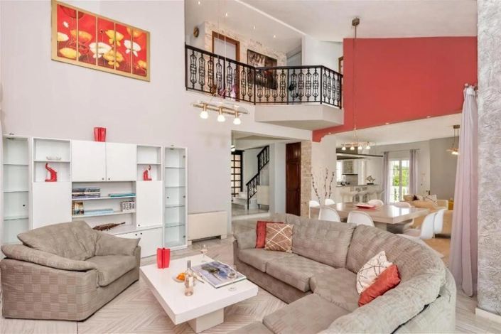 Image No.10-Villa for sale