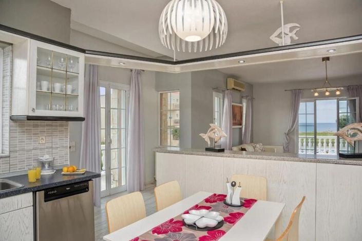 Image No.15-Villa for sale