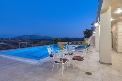 1 - Finikia, Villa