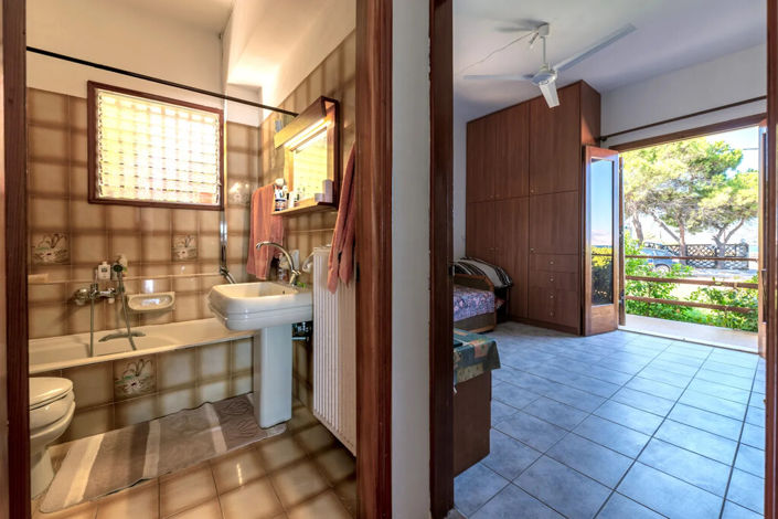 Image No.19-5 Bed Property for sale