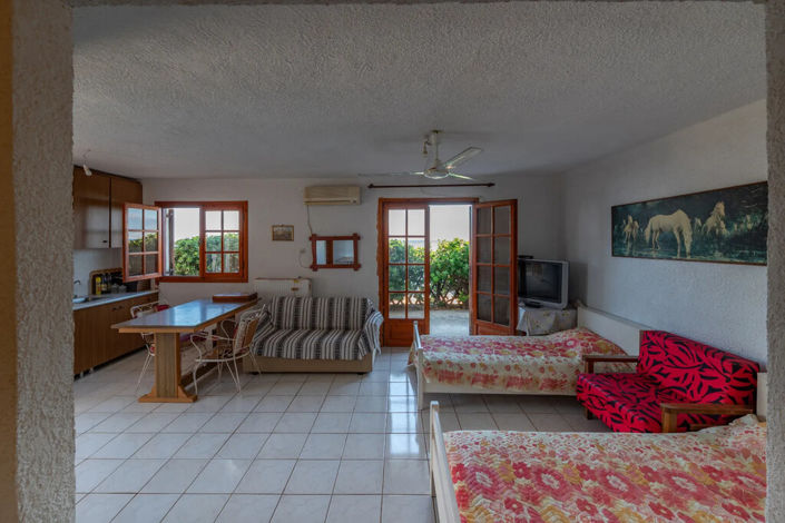 Image No.20-5 Bed Property for sale