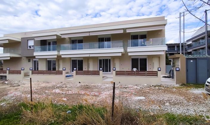 Image No.18-3 Bed Maisonette for sale