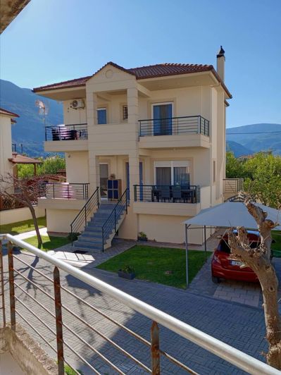 Image No.12-2 Bed Property for sale