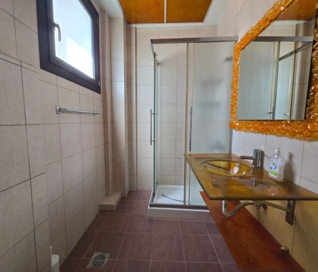 Image No.8-5 Bed Villa for sale