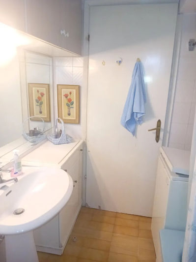 Image No.12-2 Bed Flat for sale