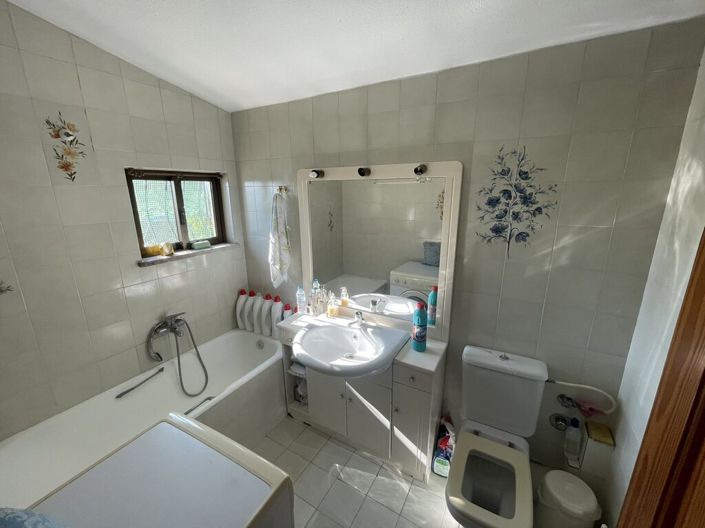 Image No.16-3 Bed Property for sale