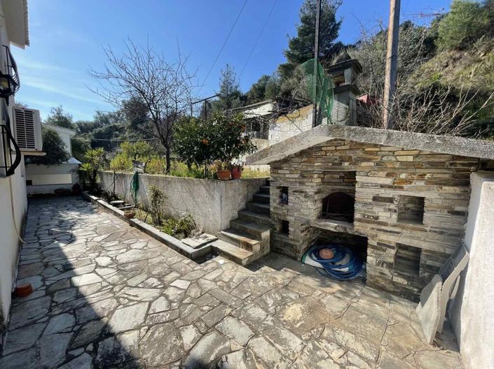 Image No.17-3 Bed Property for sale