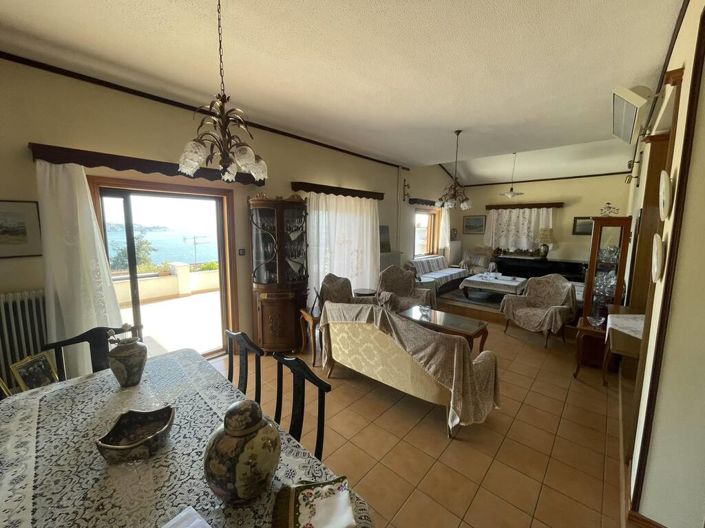 Image No.9-3 Bed Property for sale