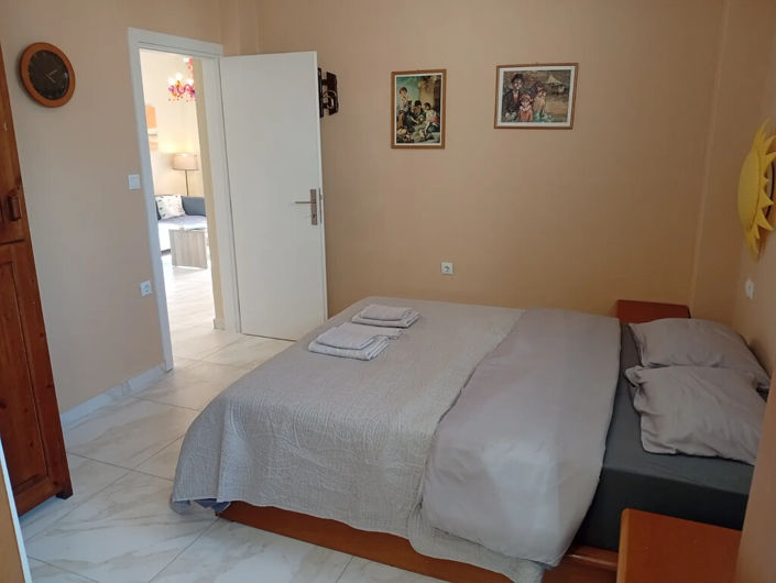 Image No.5-2 Bed Flat for sale