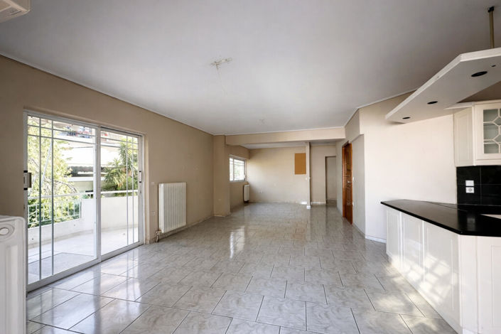 Agios Dimitrios, Flat