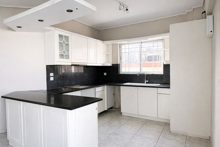 Image No.5-2 Bed Flat for sale