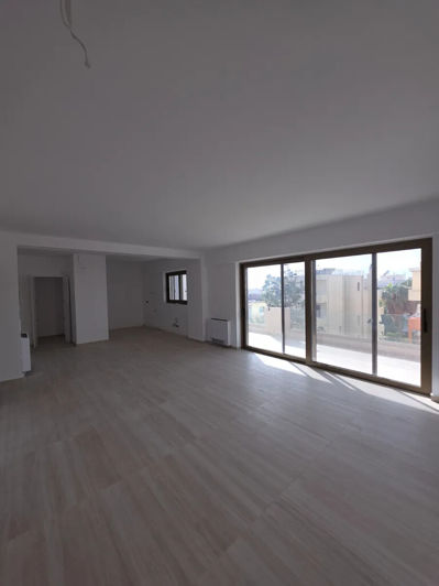 Image No.10-3 Bed Flat for sale