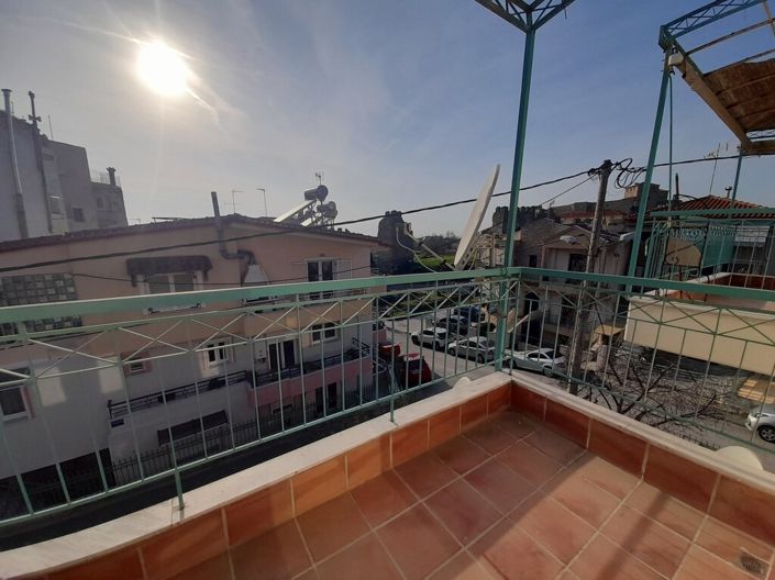 Image No.19-3 Bed Flat for sale