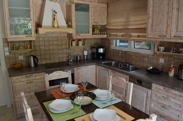 Image No.12-4 Bed Property for sale