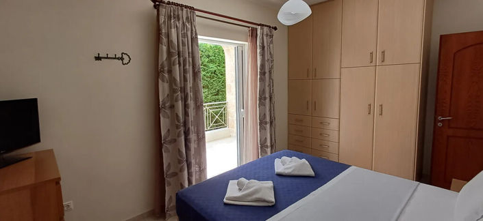 Image No.18-4 Bed Property for sale