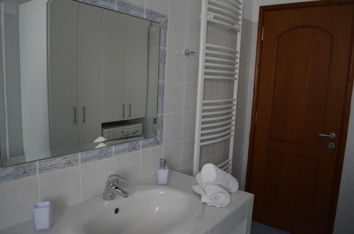 Image No.27-4 Bed Property for sale