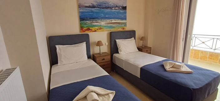 Image No.28-4 Bed Property for sale