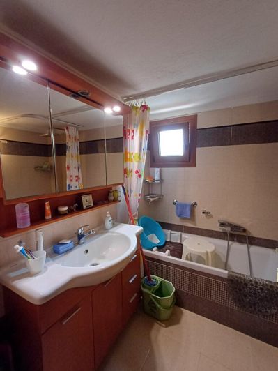 Image No.19-4 Bed Property for sale