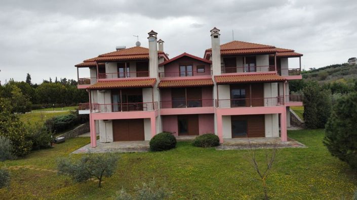 Image No.2-4 Bed Property for sale