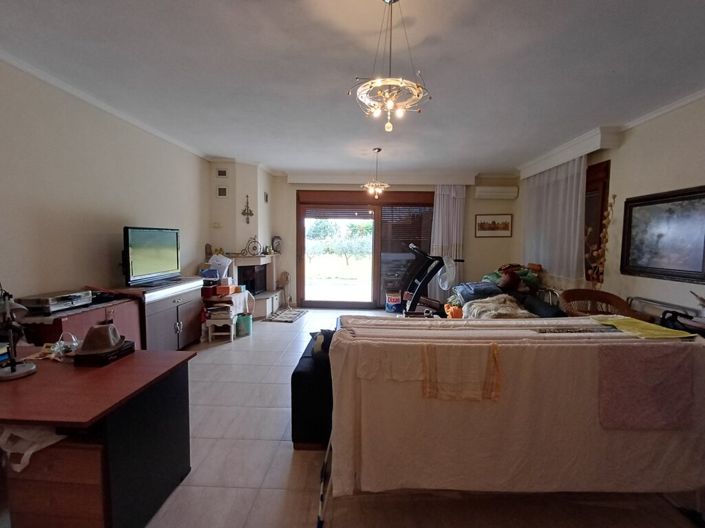 Image No.28-4 Bed Property for sale