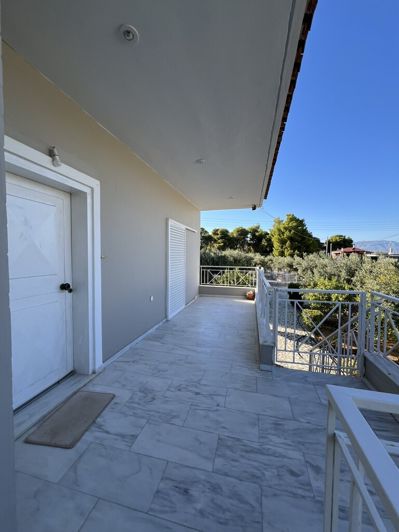 Image No.16-3 Bed Maisonette for sale