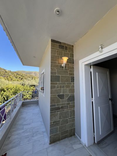 Image No.17-3 Bed Maisonette for sale