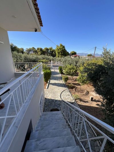 Image No.19-3 Bed Maisonette for sale