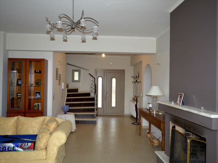 Image No.2-4 Bed Property for sale