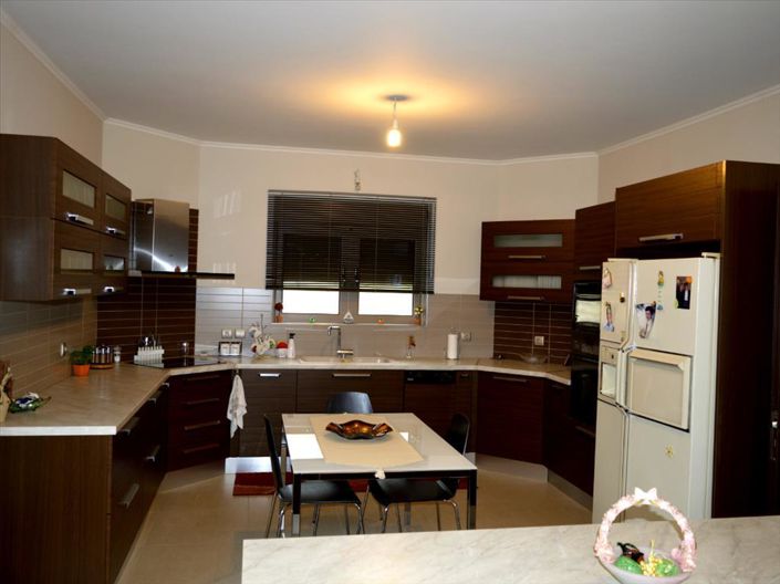 Image No.3-4 Bed Property for sale