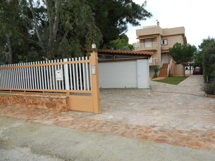 Image No.4-3 Bed Property for sale