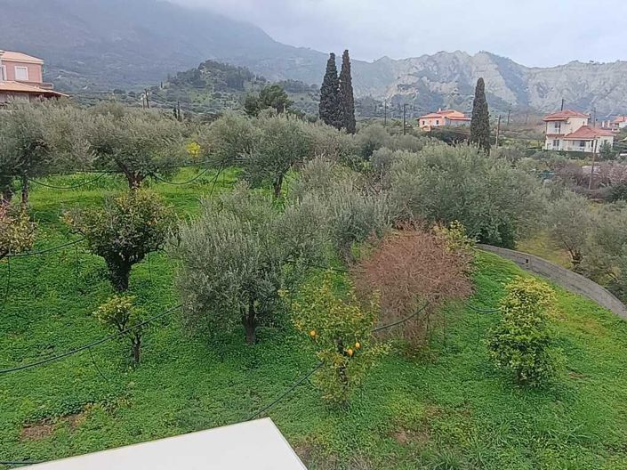 Image No.12-4 Bed Property for sale