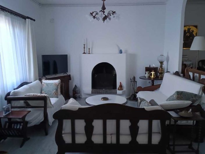 Image No.5-Propriété de 4 chambres à vendre