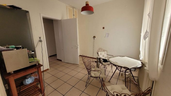 Image No.18-2 Bed Flat for sale