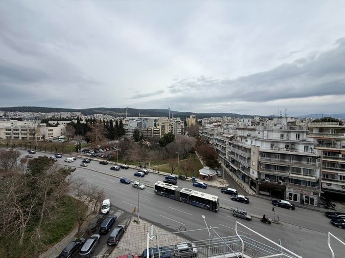 Image No.8-2 Bed Flat for sale