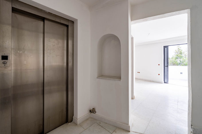 Image No.17-Villa for sale