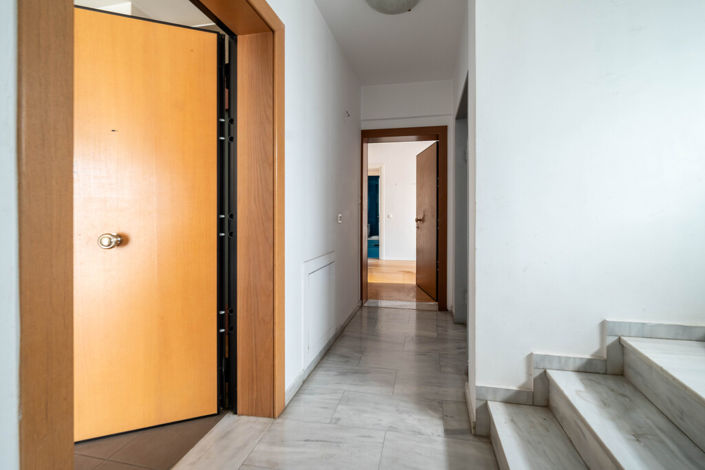 Image No.20-3 Bed Flat for sale